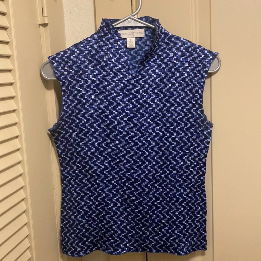 Vibrant different hues of blue sexy neck blouse! - Picture 5 of 5